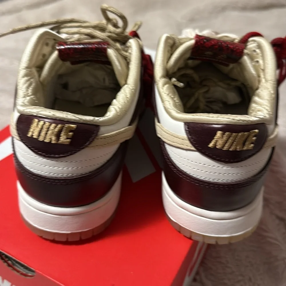 Nike Dunk Low LX - Picture 6 of 12